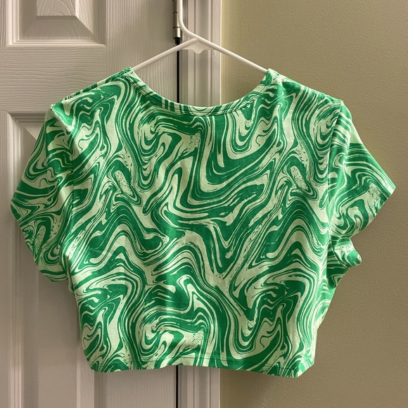 Divided Crop Top - Picture 3 of 4